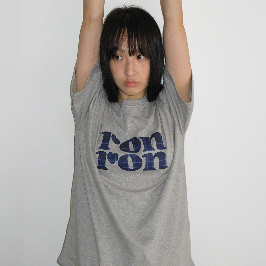 론론 PATTERN LOGO BASIC FIT T SHIRT GREY 상품 이미지 2