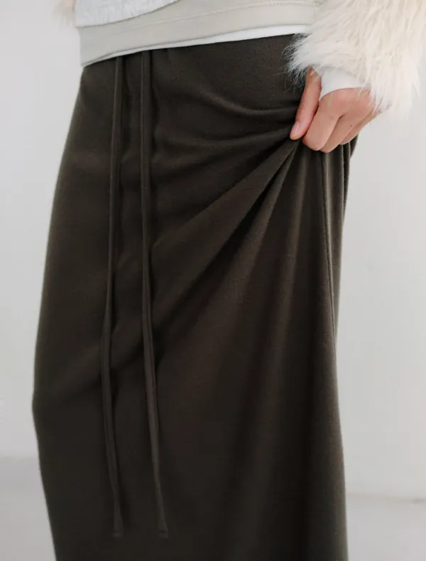 SOFT BRUSHED MAXI SKIRT [BROWN] - Low Tide
