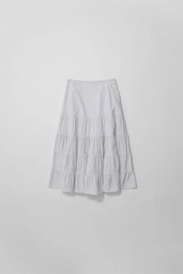 a maxi button skirt (white)
