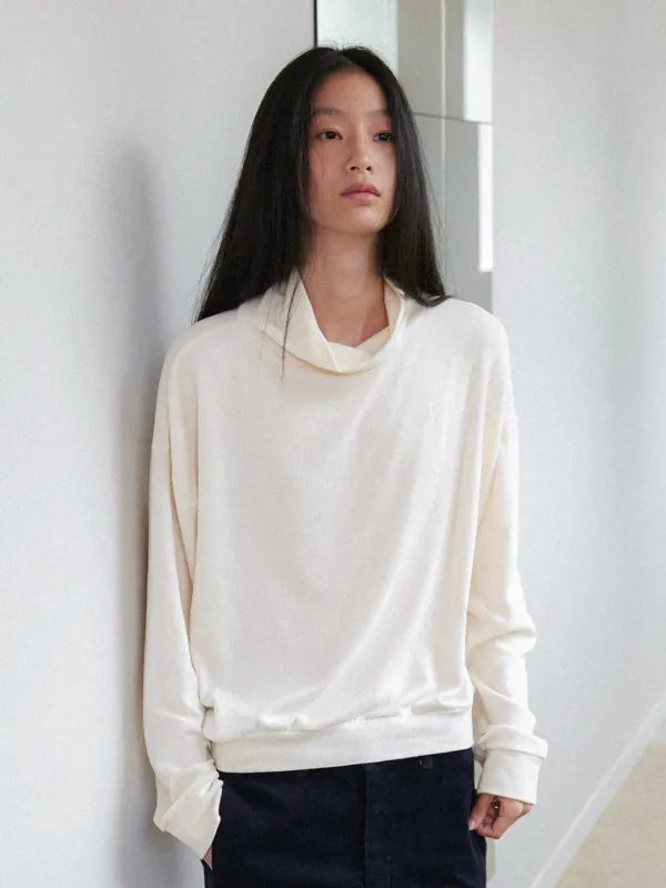 [26FW] Turtleneck logo sweatshirt - Ivory - 토콜