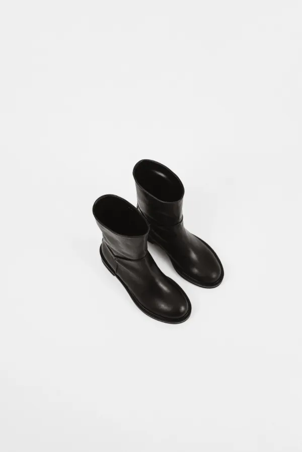 25323_Black riding boots