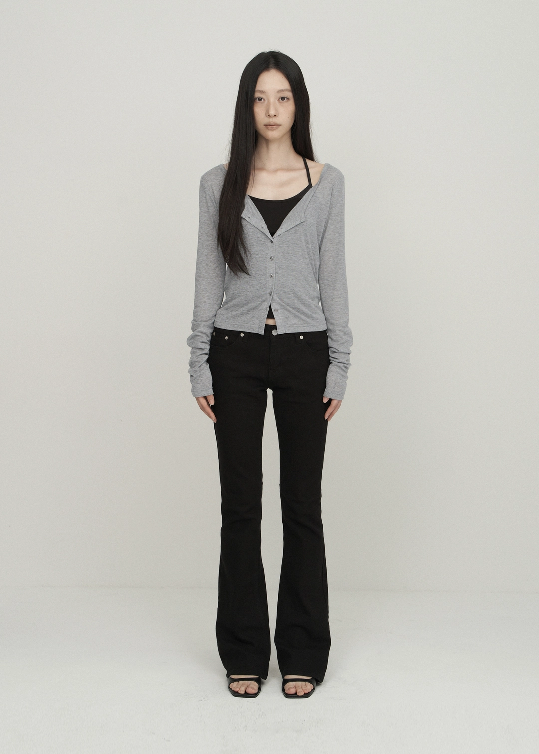 보헤미안서울 BASIC SCOOPED BUTTON CARDIGAN, MELANGE GRAY 상품 이미지 2