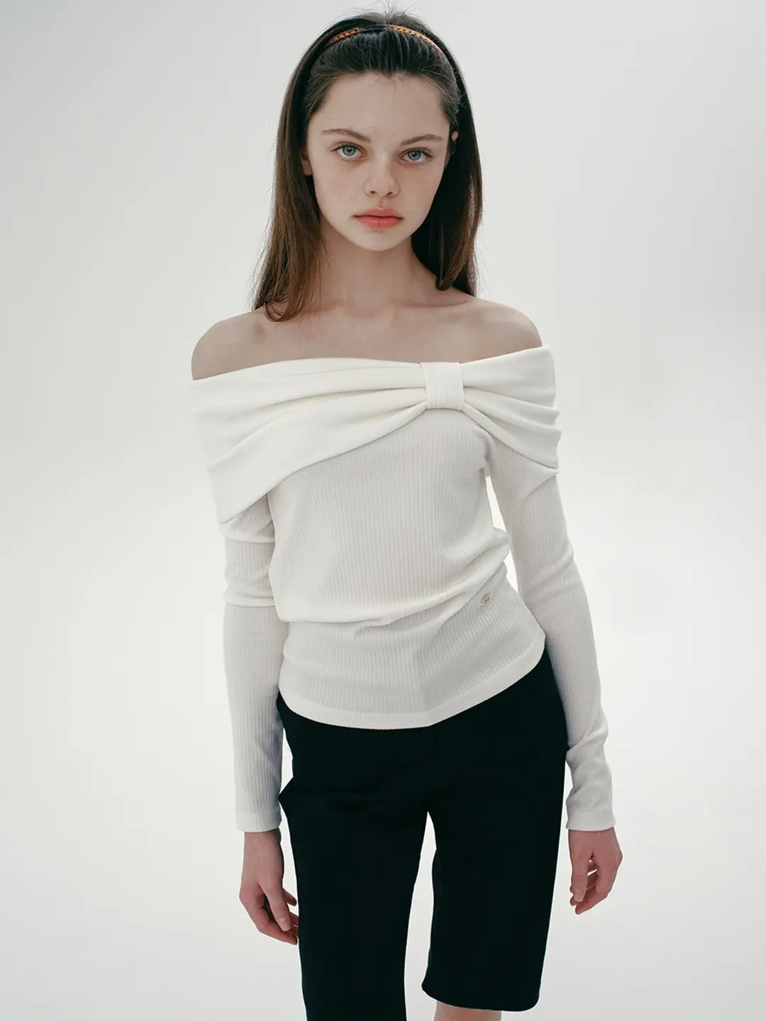 마가린핑거스 RIBBON POINT OFF SHOULDER T (IVORY) 상품 이미지 2