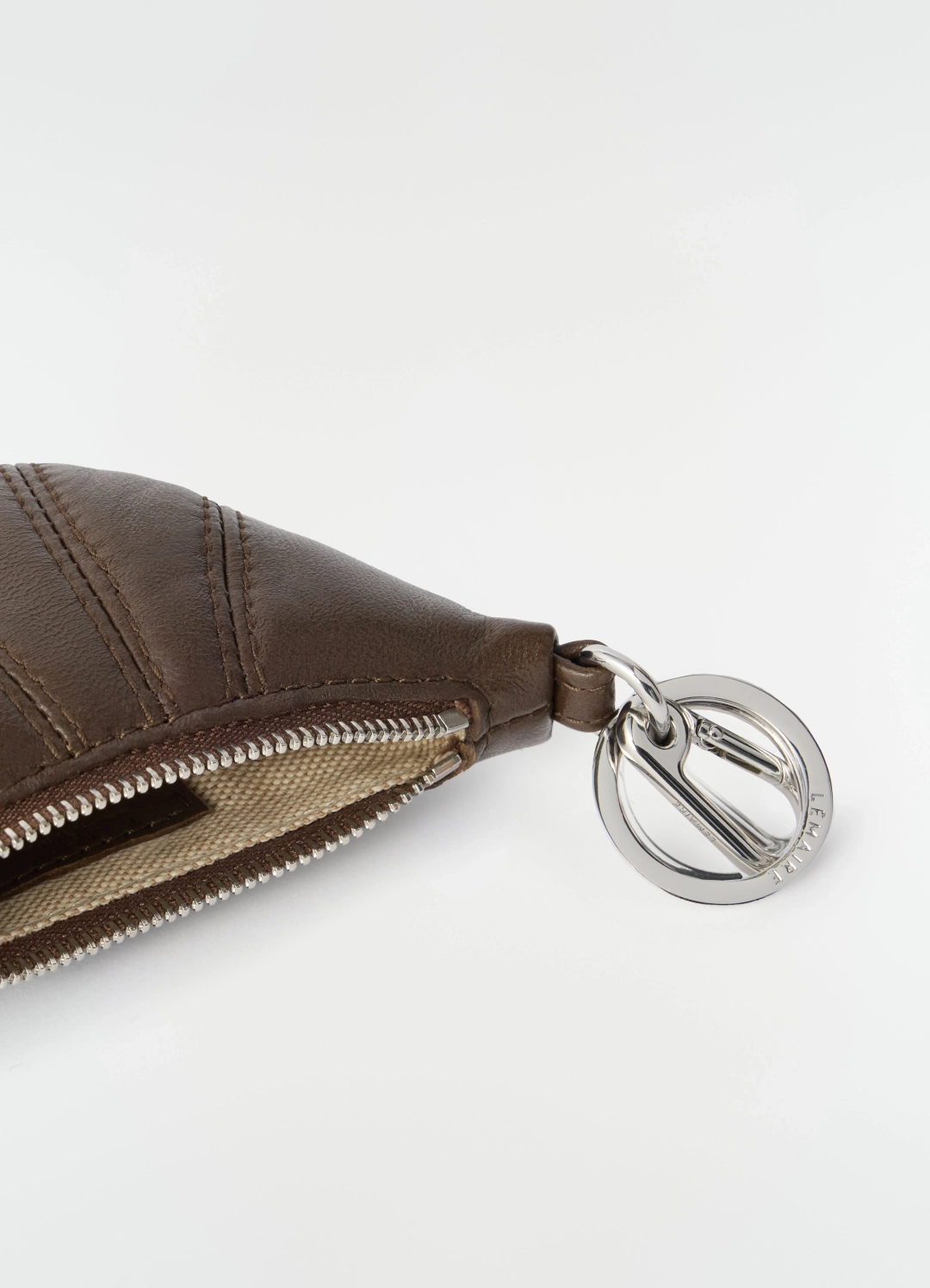 르메르 MINI CROISSANT KEYRING IN LEATHER 상품 이미지 3