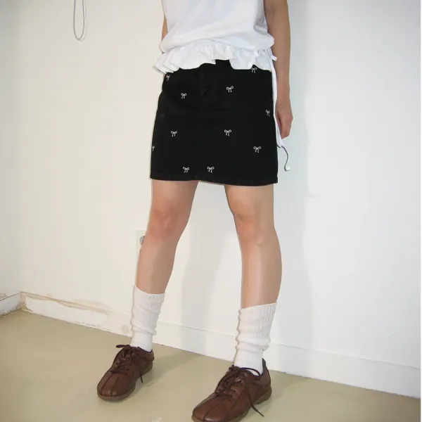 RIBBON PATTERN DENIM SHORT SKIRT DEEP BLACK