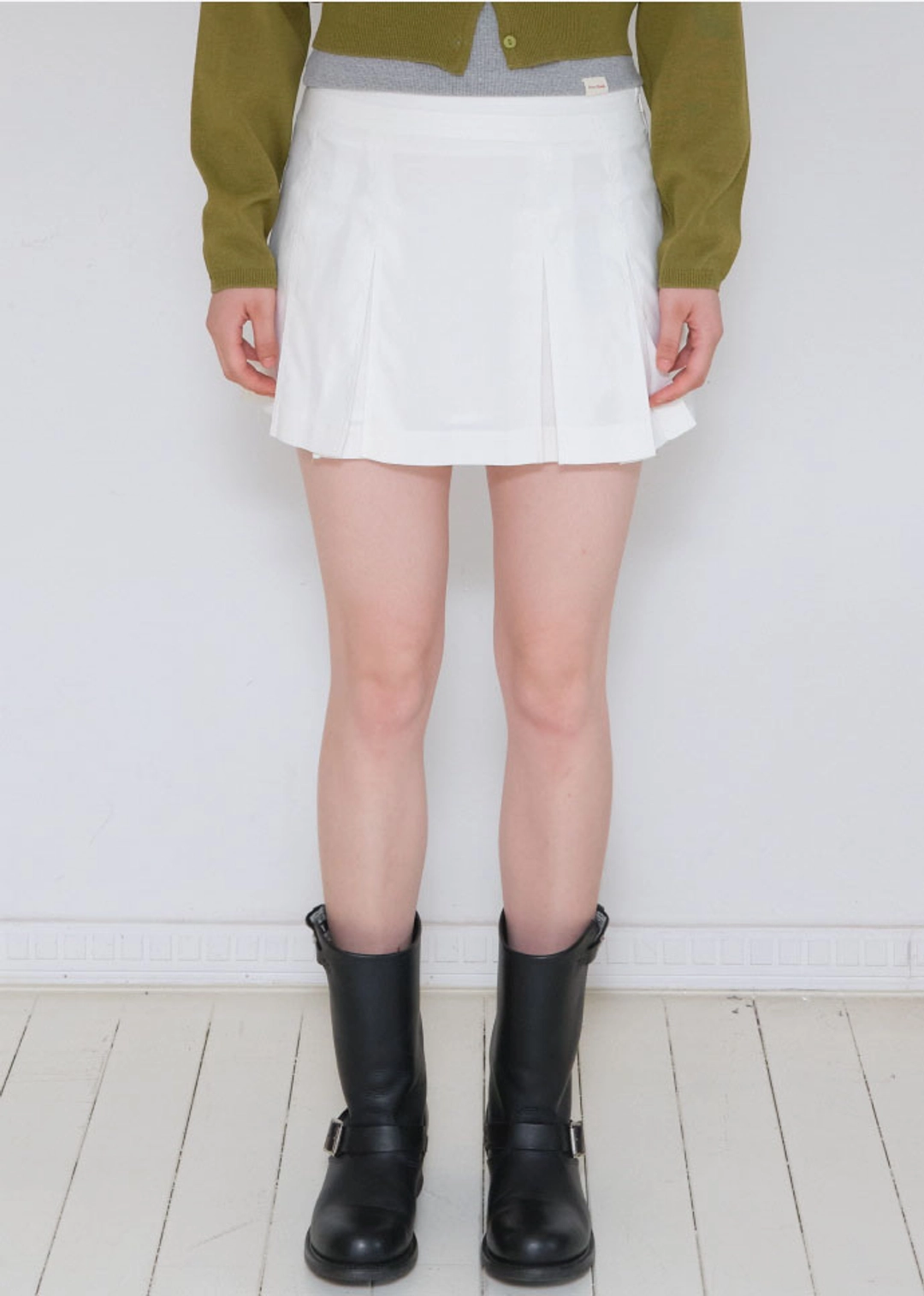 온무드 CLASSIC PLEATS MINI SKIRT - WHITE 상품 이미지 2