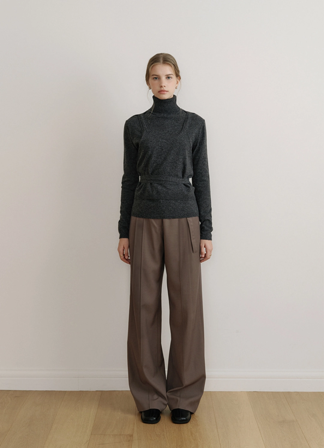 아워코모스 comos 1639 U-neck layered turtleneck knit (charcoal) 상품 이미지 2