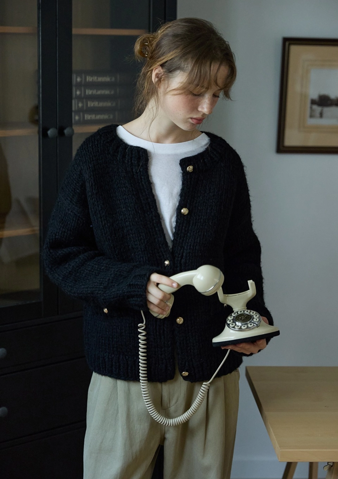 오픈도어 Gold Button Boucle Cardigan Black 상품 이미지 1