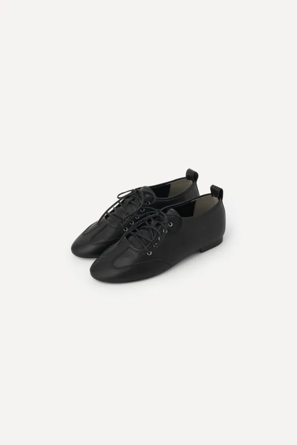 Tennis Lace-Up Derby