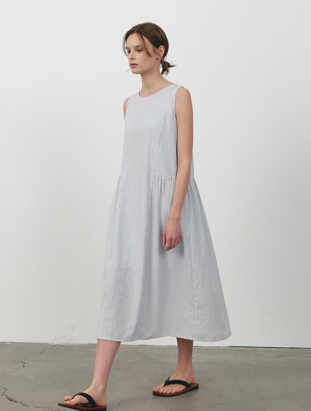 로에일 Crinkle stripe maxi dress_Sky blue 상품 이미지 1