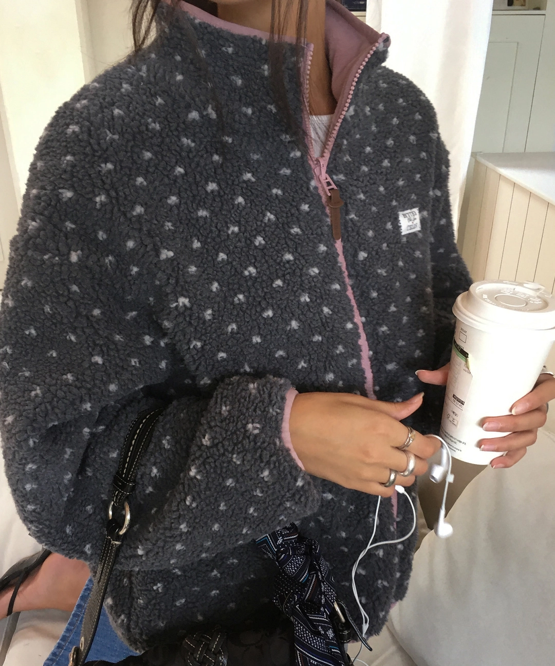 비터셀즈 Reversible Mellow Fleece Jacket-Charcoal 상품 이미지 2