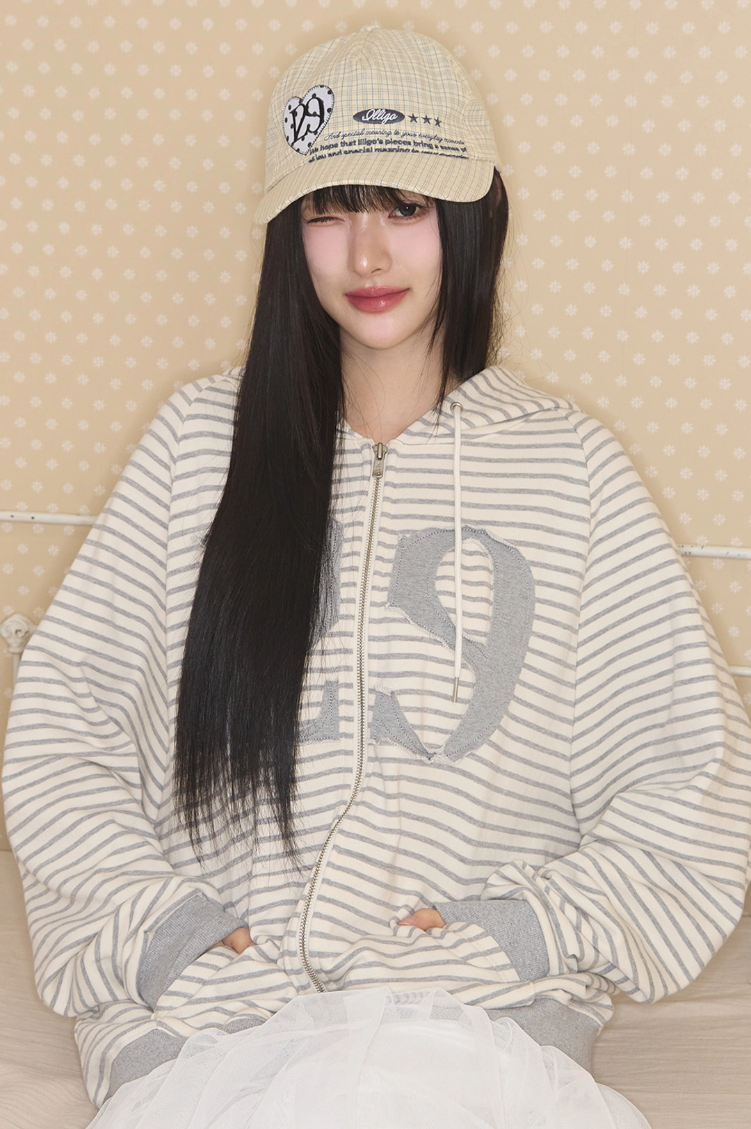 일리고 [M - 06/10 예약발송] 129 로고 패치 후드 집업 스트라이프 아이보리 상품 이미지 3