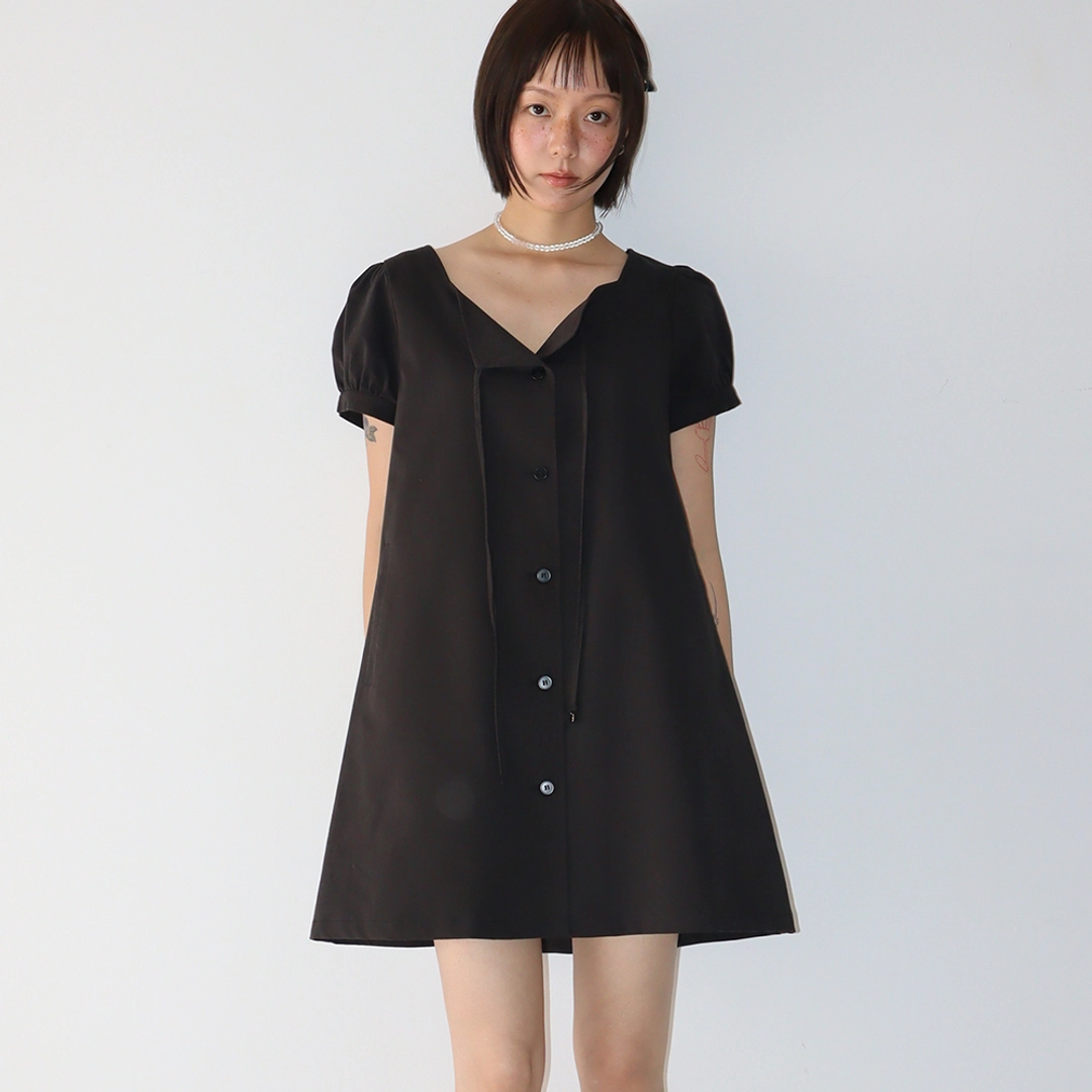 론론 CHARMING PUFF SLEEVE BUTTON DRESS BLACK 상품 이미지 1