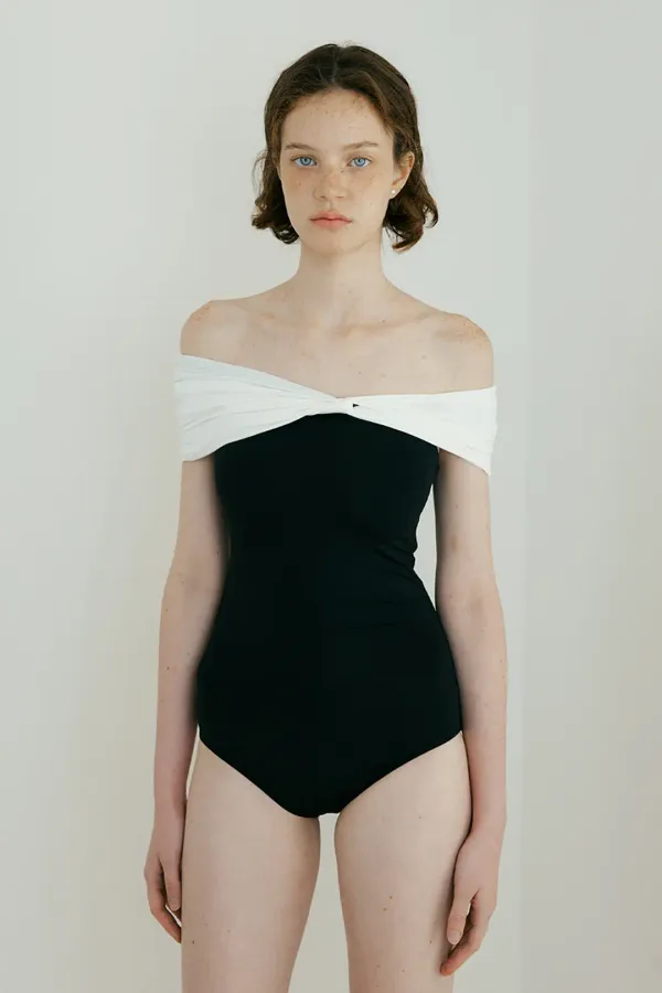 Twisted Off-Shoulder SwimSuit (multi)