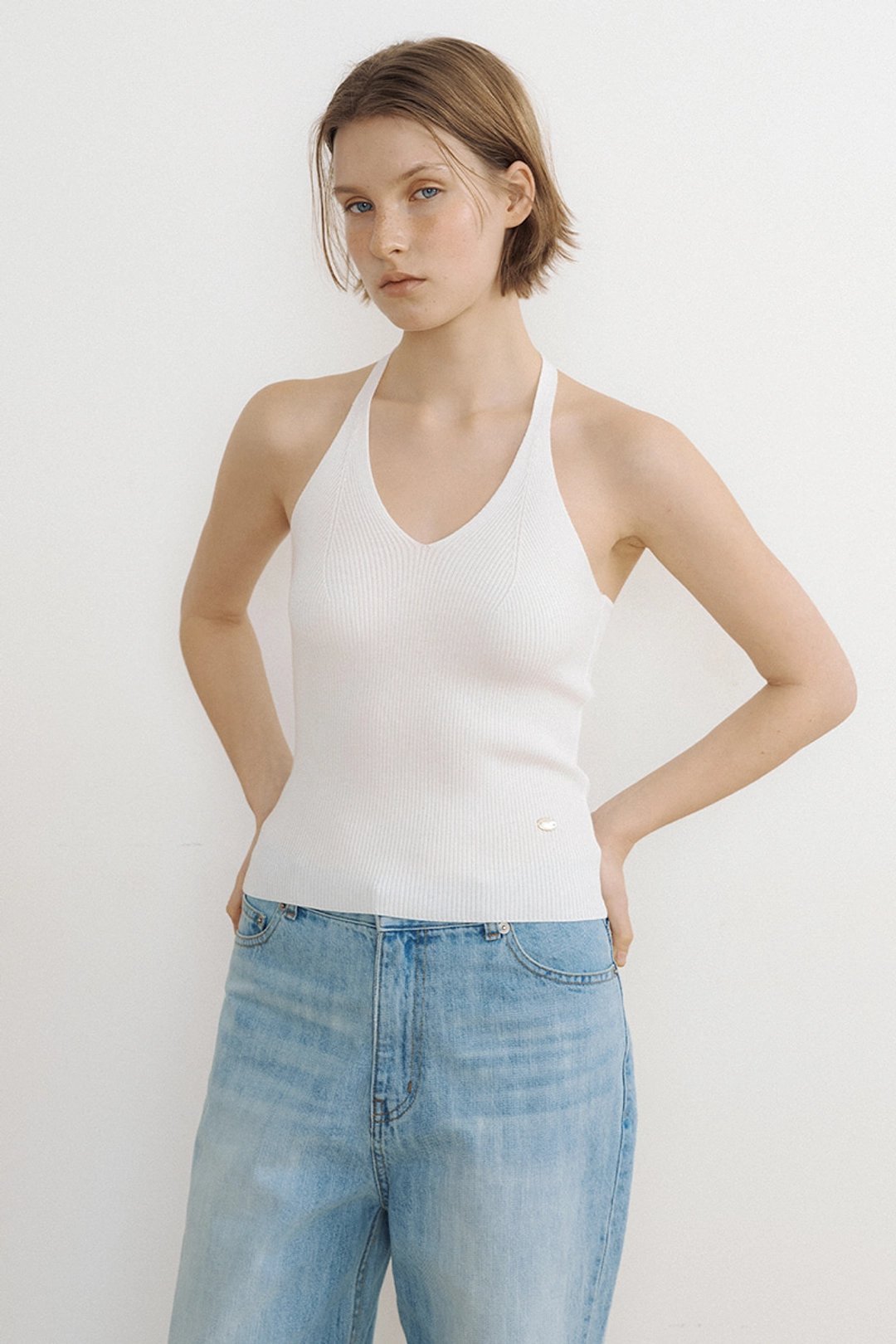 루시르주 [이유정님 Pick] Airy Halter Knit Top (ivory) 상품 이미지 1