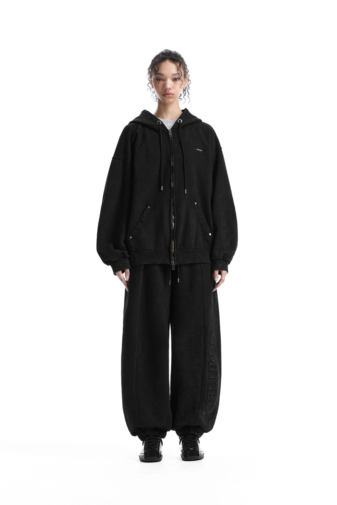 트리밍버드 Embossed Logo Set-up Zip-up Hoodie [ Black ] 상품 이미지 2