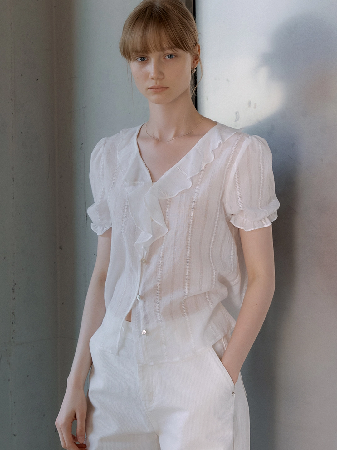 아워코모스 sheer ruffle blouse (white) orc 6027 상품 이미지 1