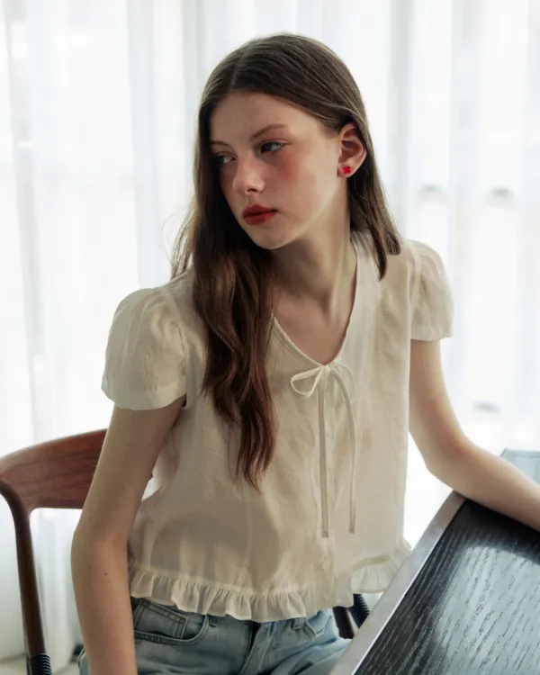 Puff button ribbon half sleeve blouse - white