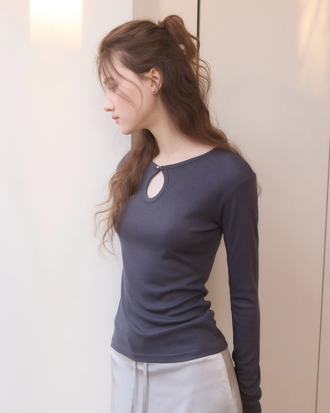 어다울 Silver ball button slim fit t shirts - 3color 상품 이미지 3