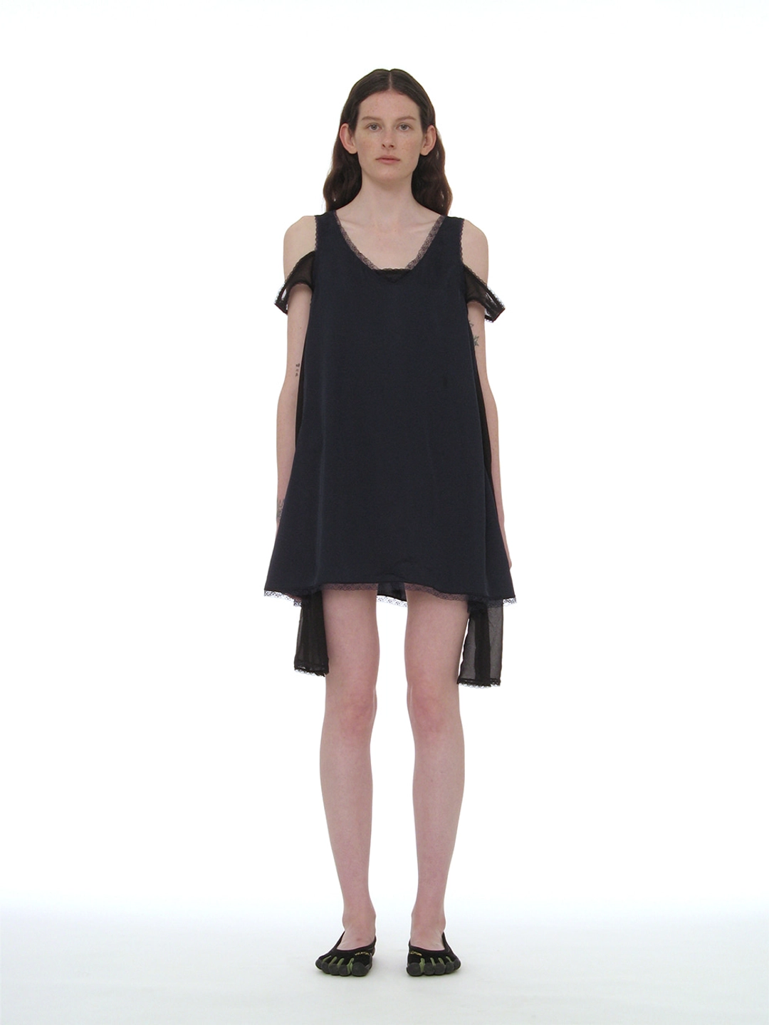 파르티멘토 [WOMEN] ASYMMETRIC LACE TRIM SLIP DRESS_NAVY 상품 이미지 2