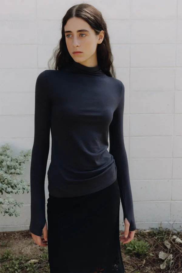 Dua finger hole pola tee (navy)