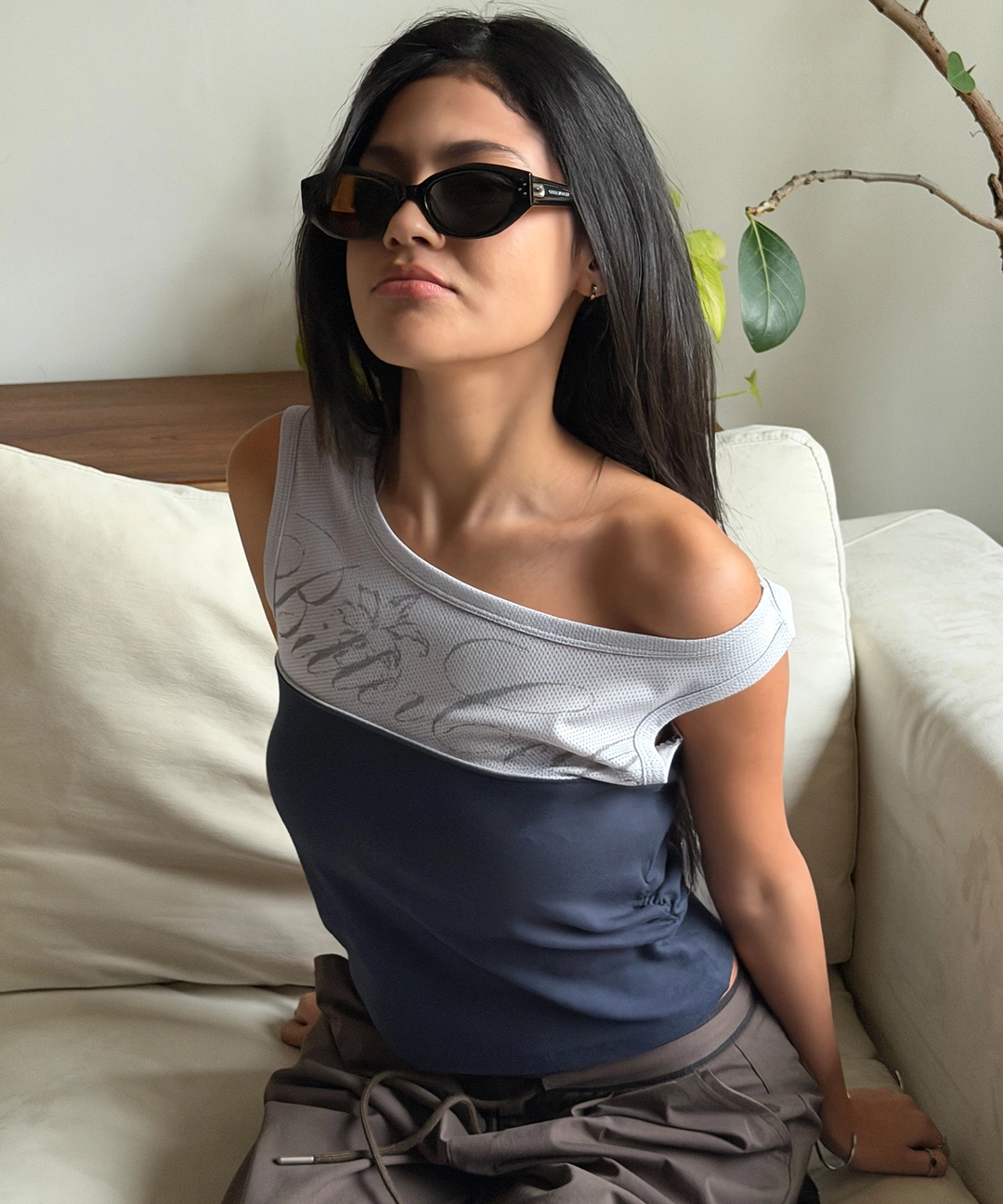 비터셀즈 Mesh Off Shoulder Sleeveless-Navy 상품 이미지 2