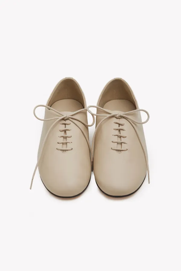Lucina Classic Derbies (Beige)