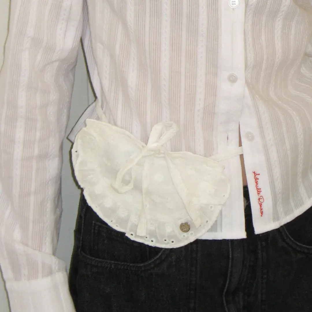 론론 FLOWER LACE LAYERED BELT BAG WHITE 상품 이미지 1