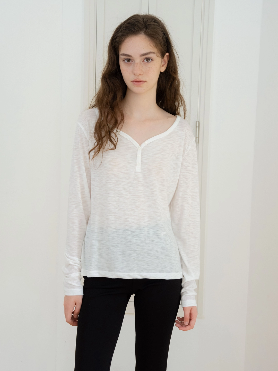 헤더먼트 sheer slub button tee (ivory) 상품 이미지 2