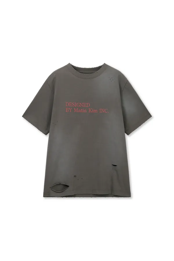 SPRAY WASHED LETTERING DAMAGED TOP IN CHARCOAL