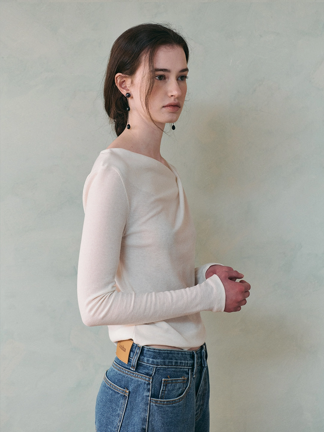 르니나 ROEL drape neck t-shirt_ivory 상품 이미지 2