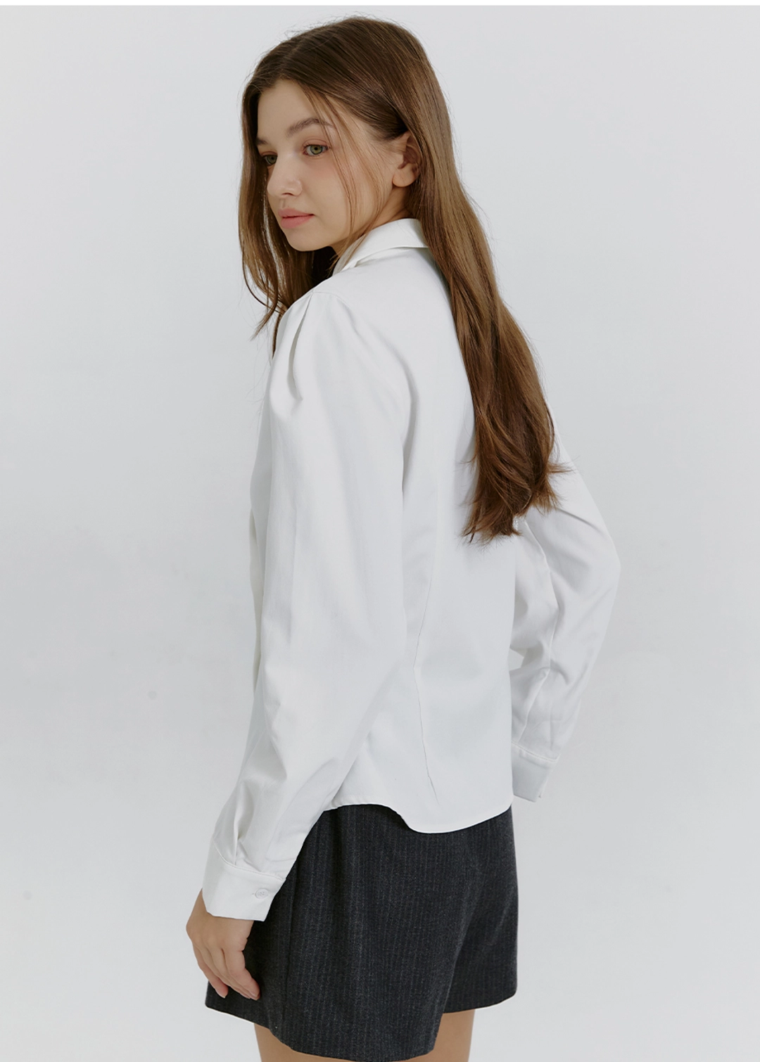 미케네 [44-120]  Breebi Tailor Blouse  브리비 테일러 블라우스 (가을-봄-하객룩-오피스룩-출근룩-데이트룩-긴팔블라우스-긴소매-하객블라우스-페미닌-클래식-테일러-카라블라우스-긴팔-자체제작) 상품 이미지 3