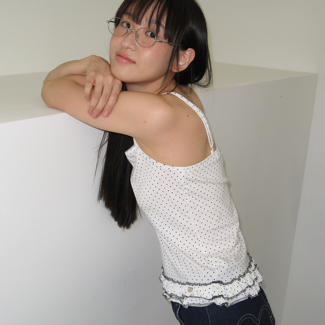 론론 DOT FRILL STITCH SLEEVELESS WHITE 상품 이미지 1