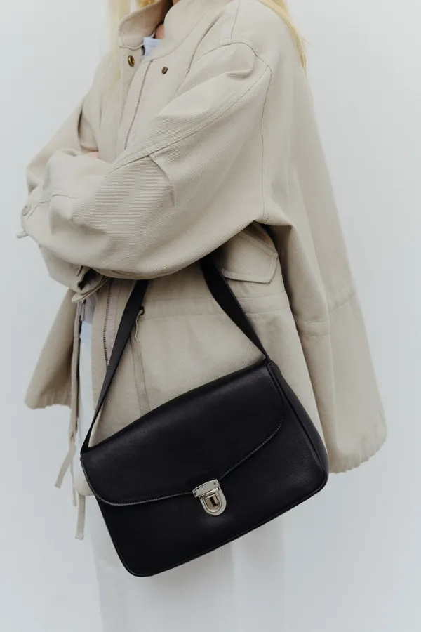 soft flat box bag [Turkey vegetable goat] (black)