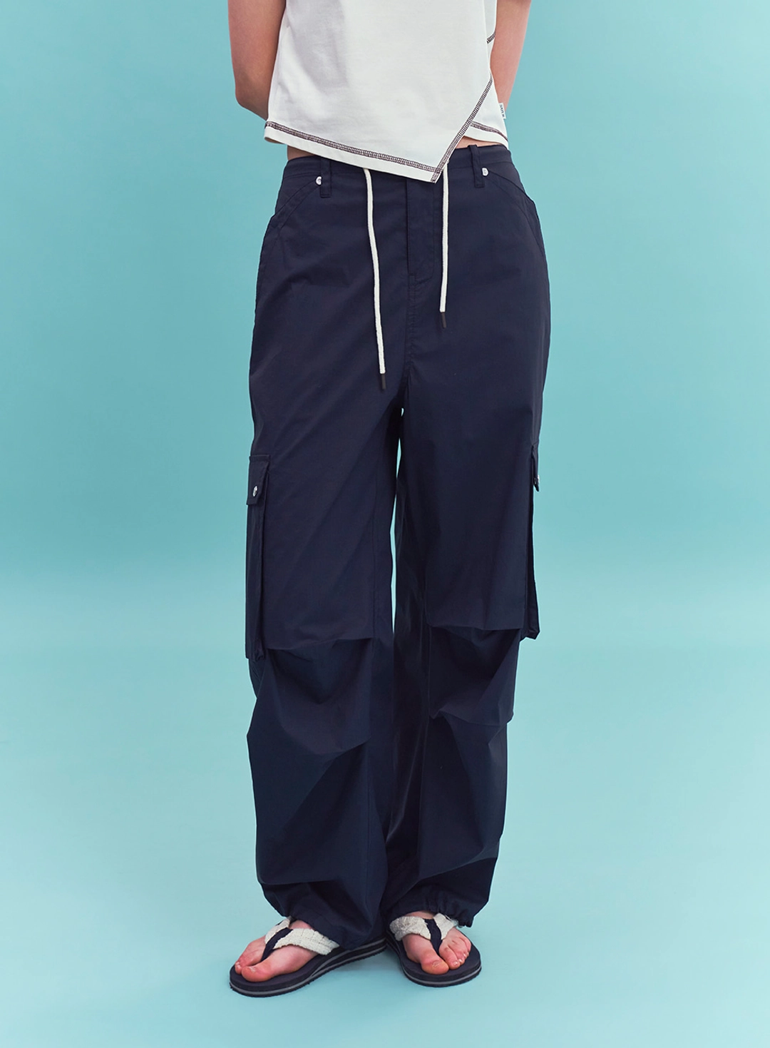 세터 [신예은 Pick] (W) Pocket Parachute Pants - Navy 상품 이미지 2