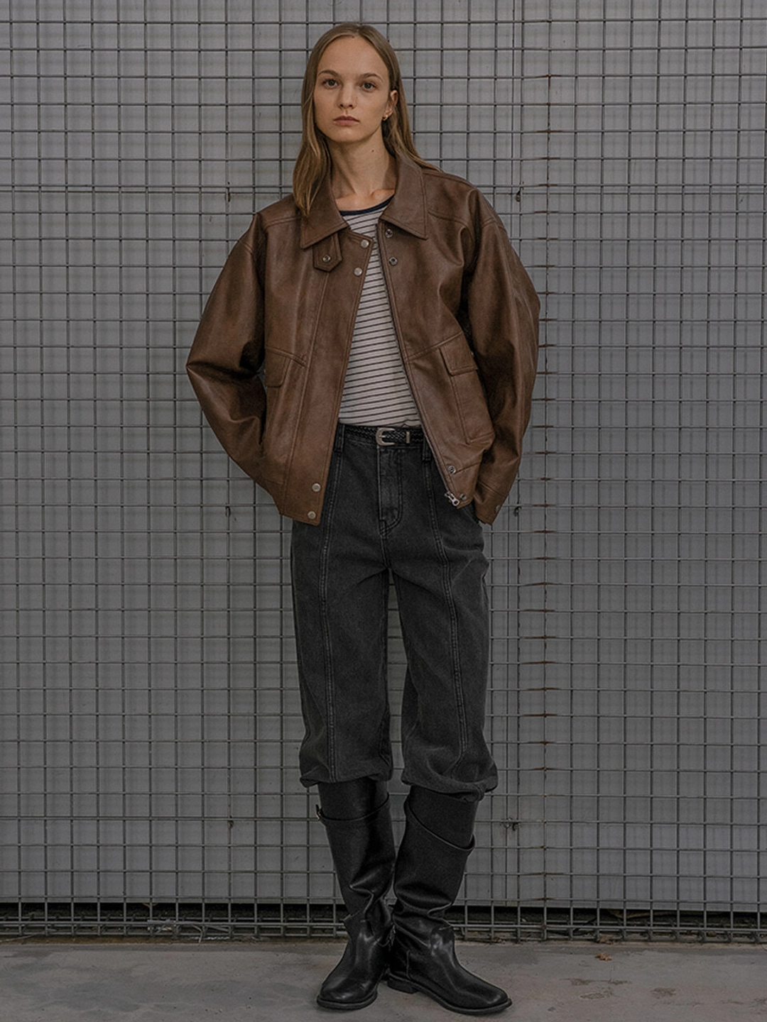노운베러 Classic crack leather jumper [KNFW02JP08]_Brown 상품 이미지 2