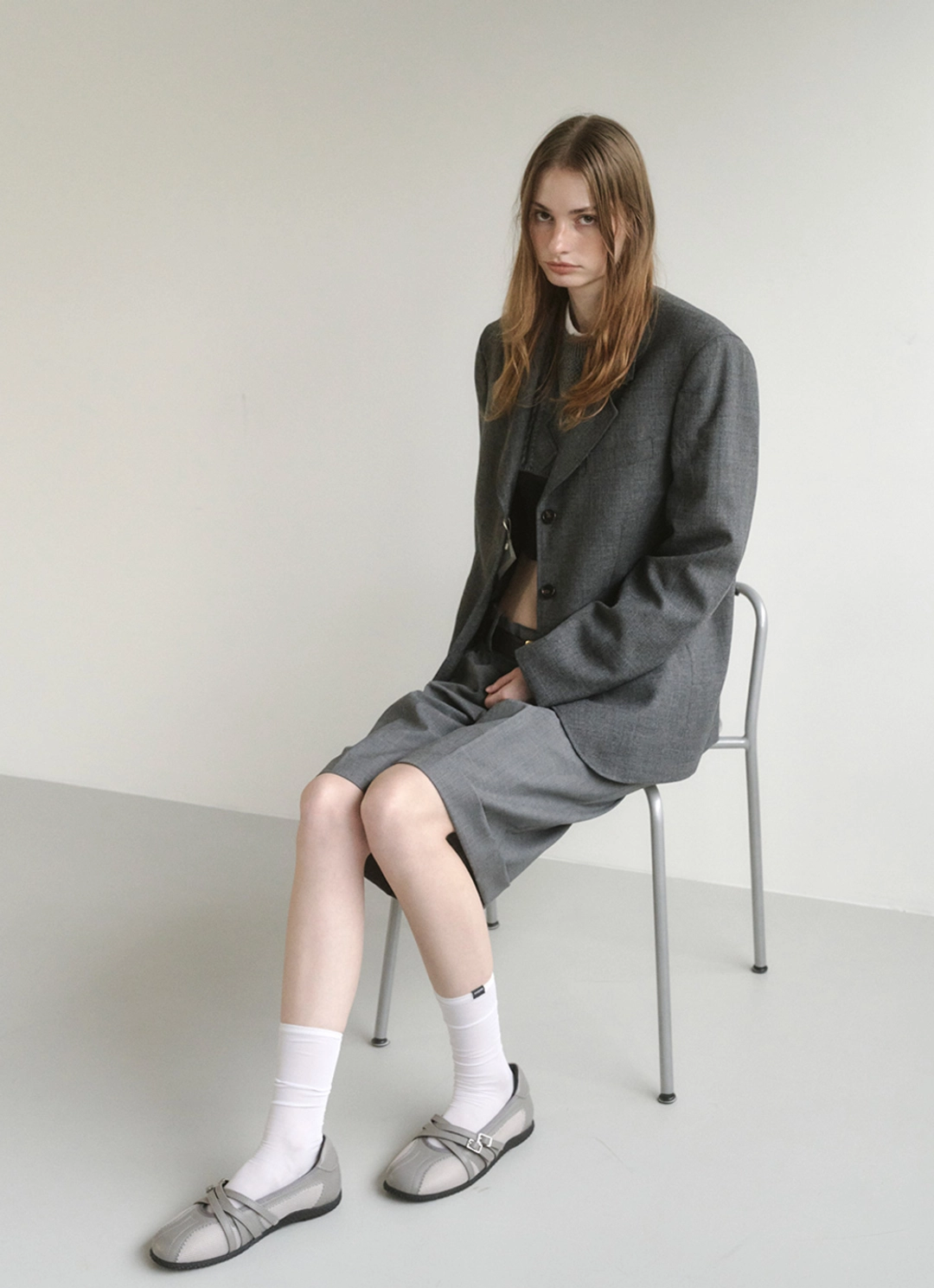 기호 ARCELLE PINKING BELTED SNEAKERS / GREY 상품 이미지 2