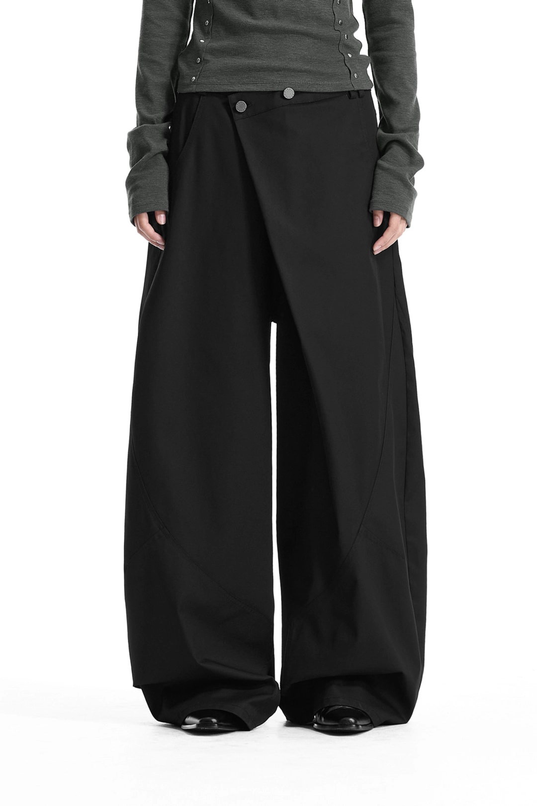 트리밍버드 Overlap-Waist Curved Pants [ Black ] 상품 이미지 1