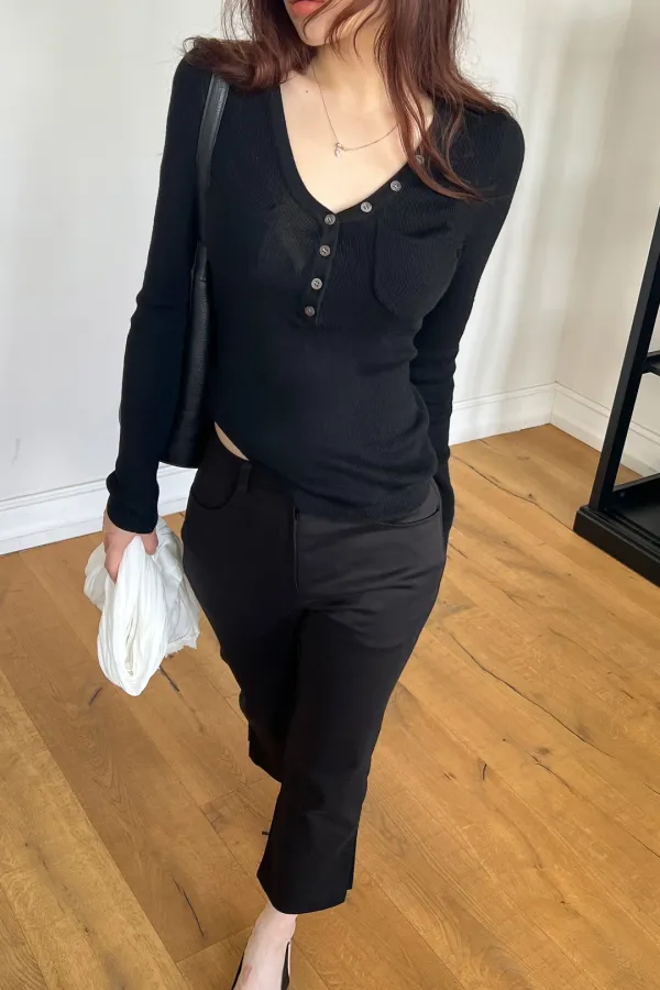 Curve Button Knit (black)