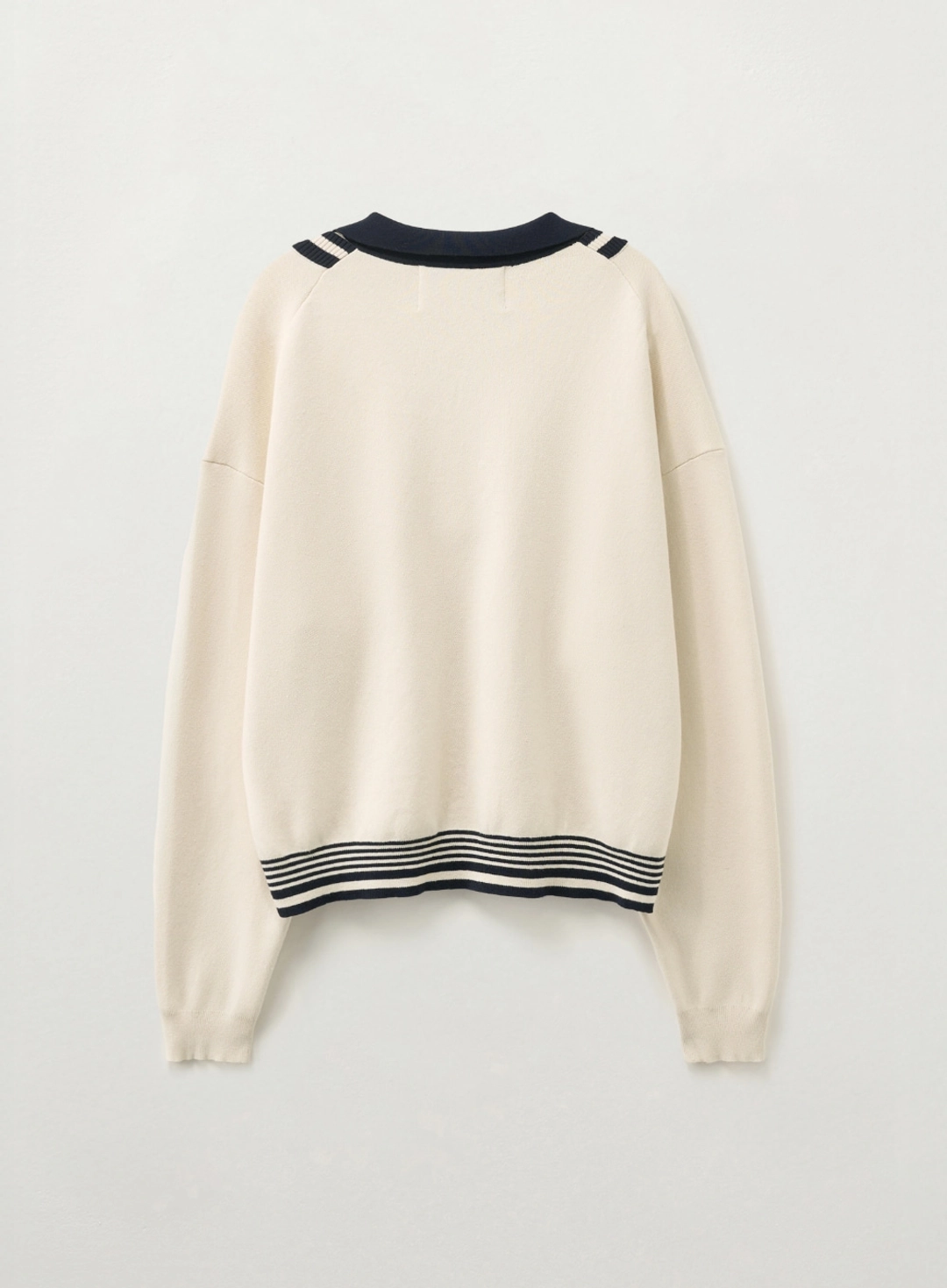 세터 [RIIZE\'s Pick] Crest Logo Open Collar Knit - Cream 상품 이미지 3