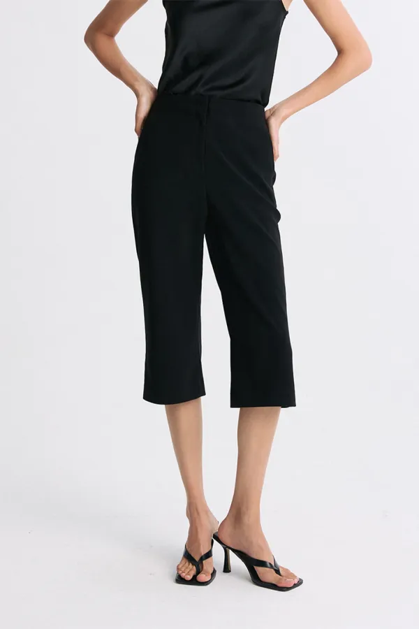 TAILORED CAPRI TROUSERS