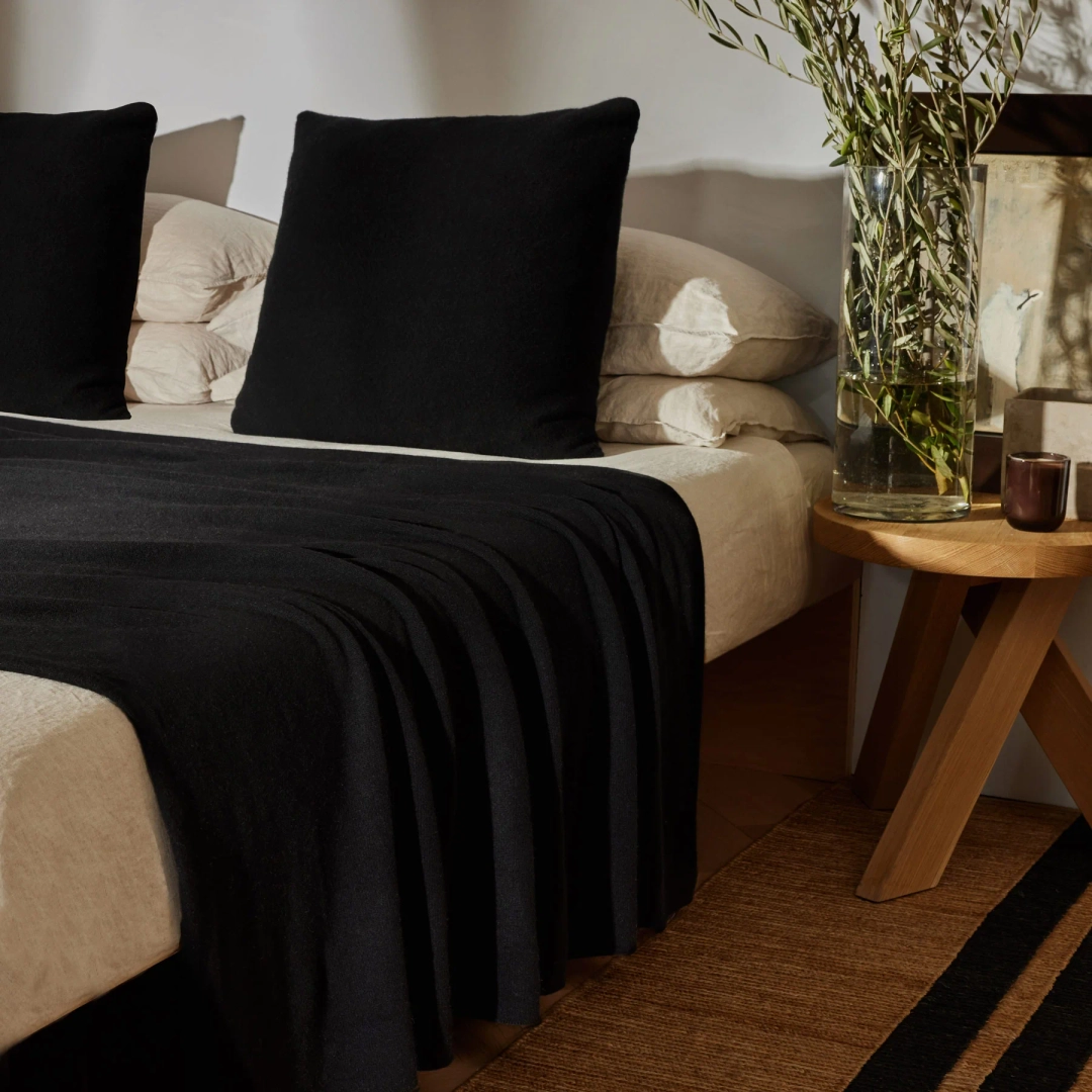 제임스펄스 Cashmere Knit Blanket - Black 상품 이미지 1