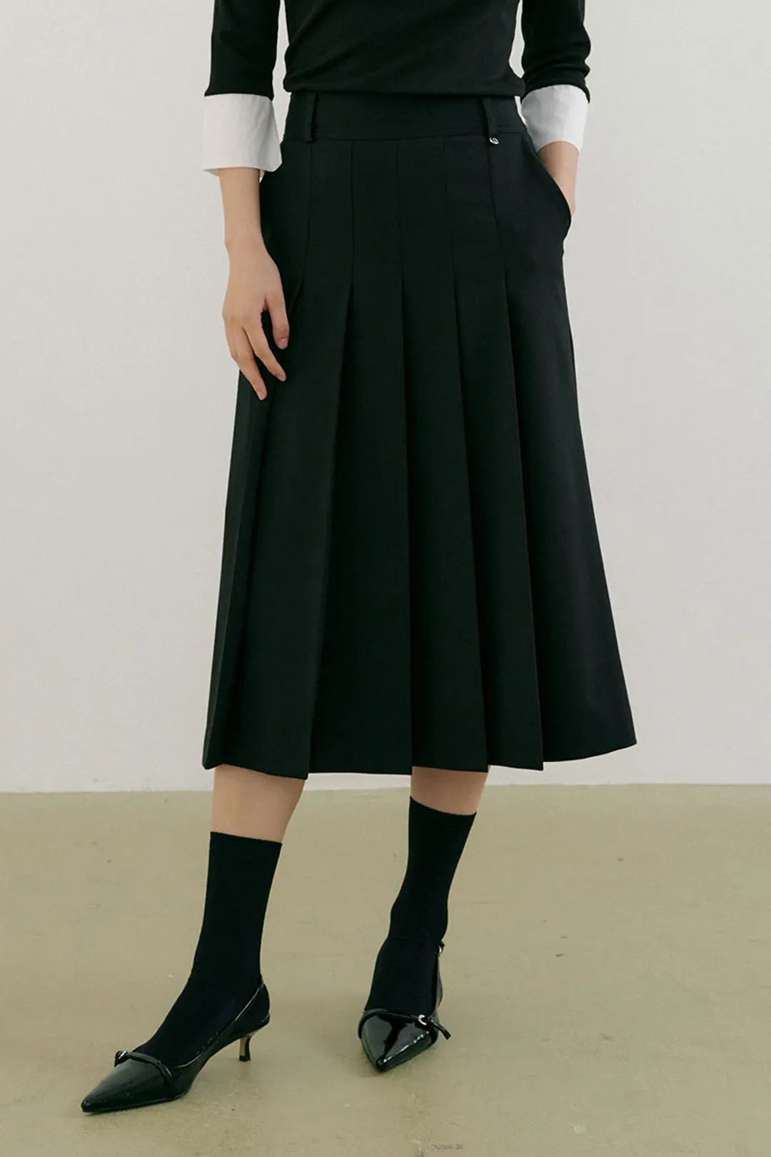 루시르주 Reverse Pleats Skirt (black) 상품 이미지 2