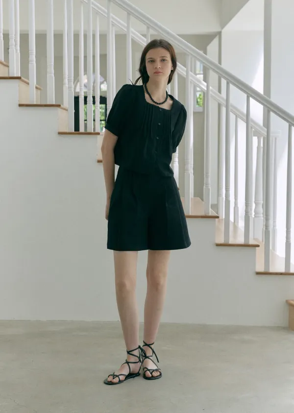 TRIMMING PINTUCK BLOUSE (moat black)