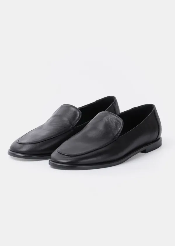 [Exclusive] Soft Leather Loafers in Black