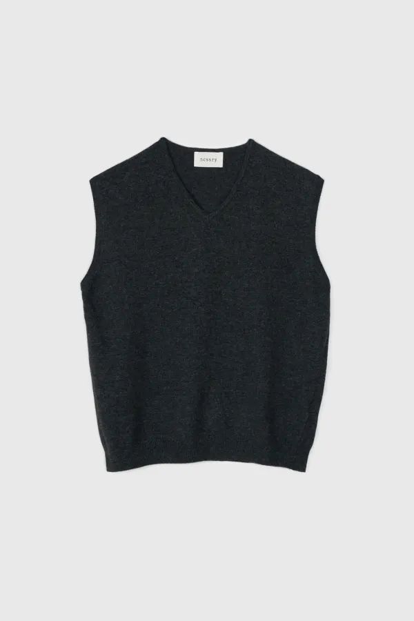 Wool V-Neck Kint Vest (Charcoal)