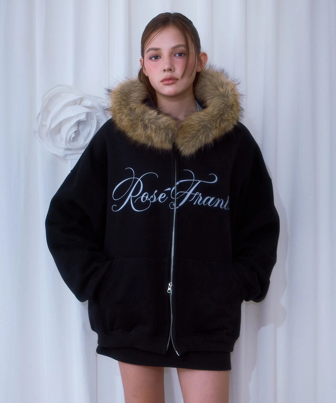 로제프란츠 [10/23 예약발송] Fur Overfit Lettering Hood Zip-up [Black] 상품 이미지 2