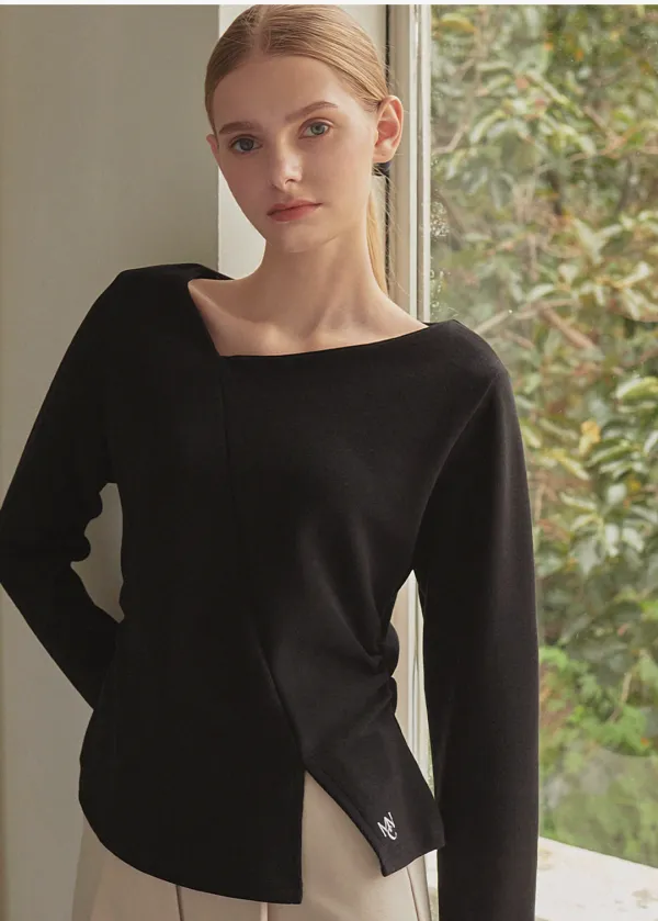  [44-120]  Winning Line Slit Tee Black  위닝 라인 슬릿 티셔츠 블랙 (겨울-격식룩-데일리룩-출근룩-데이트룩-오피스룩-잔골지-기본템-유니크-언발넥-사선트임-빅사이즈-자체제작) 