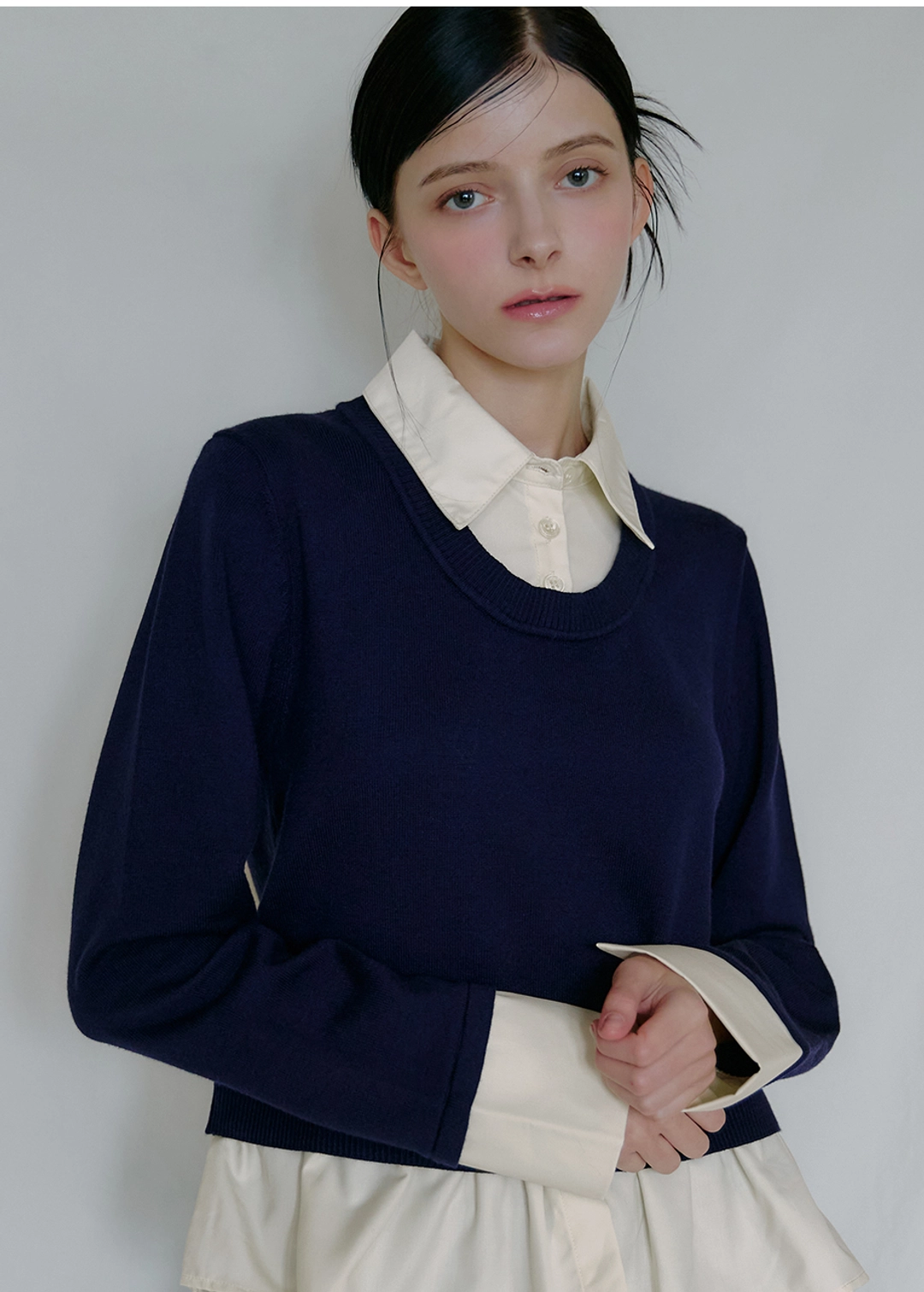 미케네 [44-120]  Vaeline Layered Shirts Knit  베일린 레이어드 셔츠 니트 (가을-봄-데일리룩-출근룩-하객룩-격식룩-브이넥니트-셔츠-배색-레이어드-원웨어-긴팔니트-셔츠니트-페미닌-클래식-자체제작) 상품 이미지 3