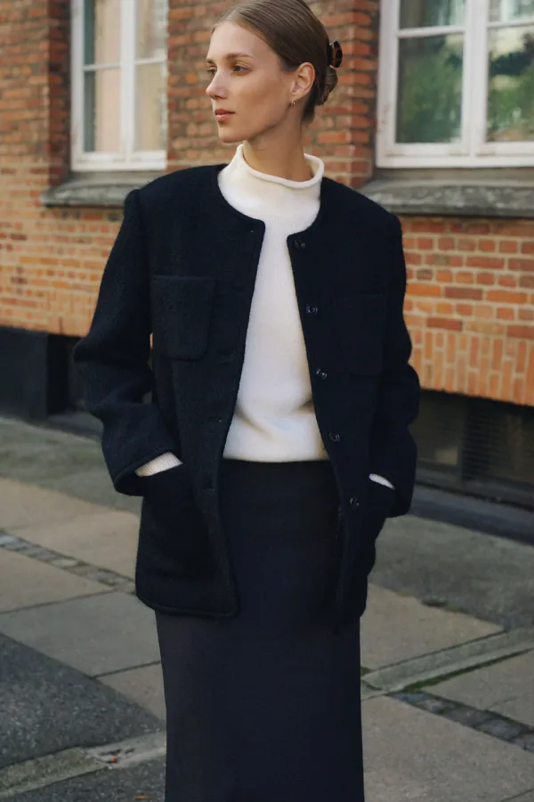 Alpaca Round Half Jacket [LMBFWI25JK107]-Black